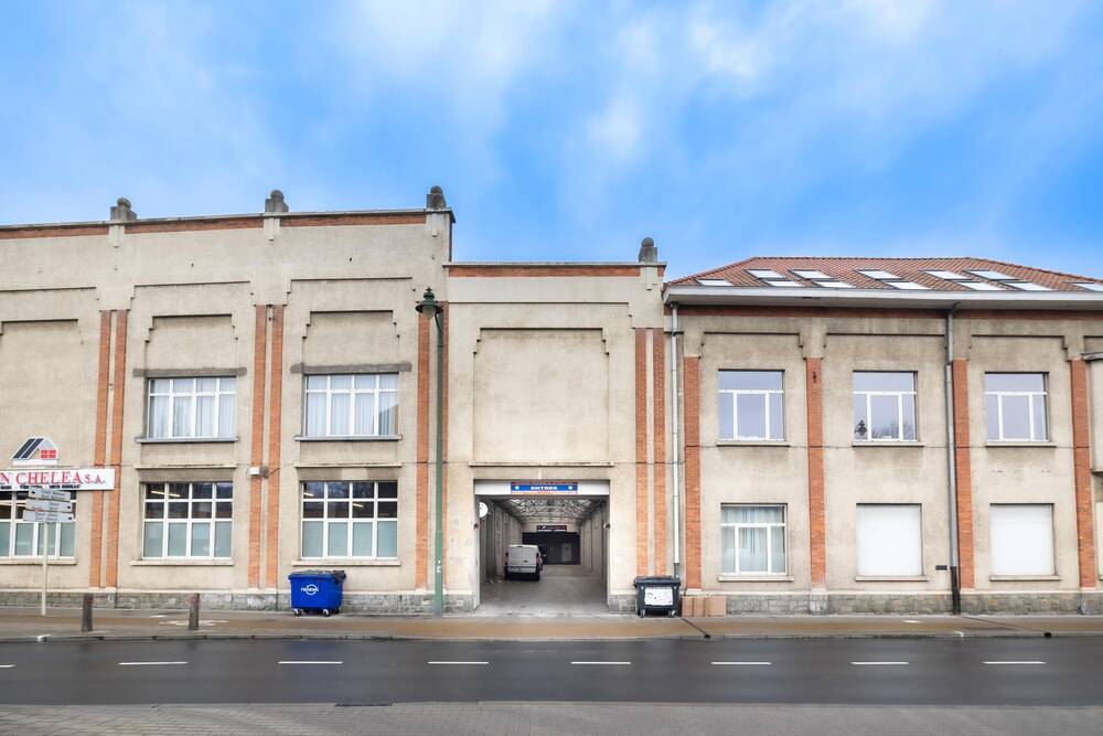 Handelszaak te huur in Vorst 1190 2030.00€ slaapkamers 290.00m² - Zoekertje 38092