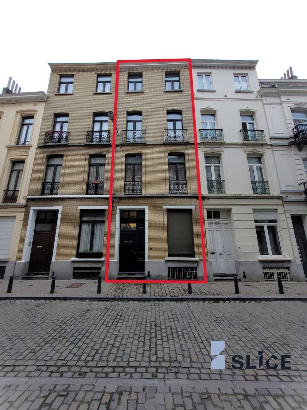 Mixgebouw te  koop in Brussel 1000 650000.00€ 9 slaapkamers 187.00m² - Zoekertje 1326628
