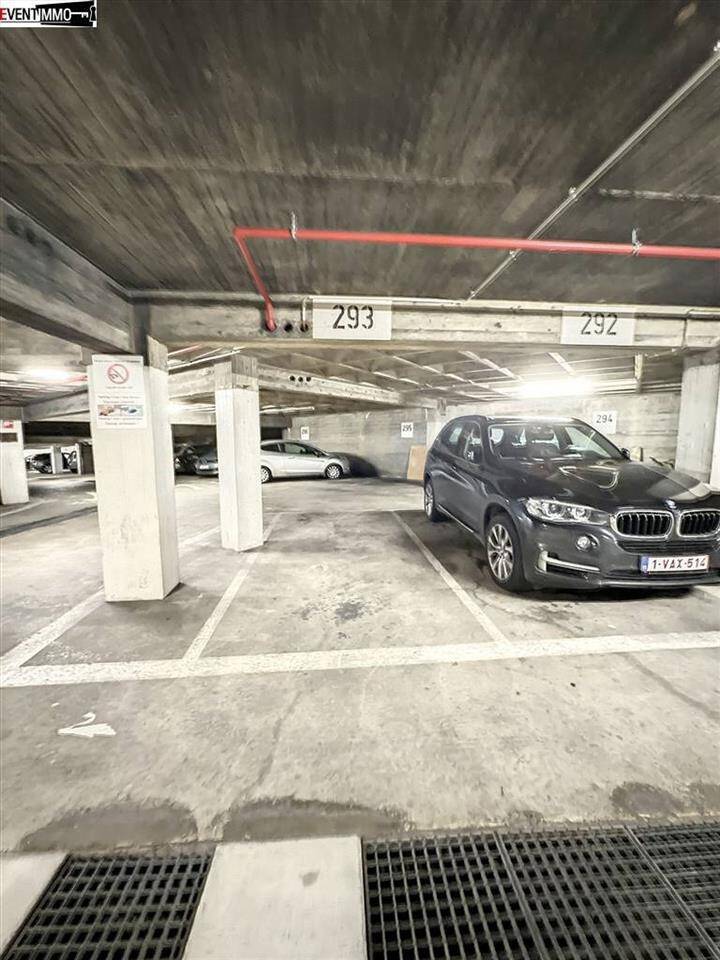 Parking & garage te  koop in Sint-Joost-ten-Node 1210 80000.00€  slaapkamers m² - Zoekertje 1328148