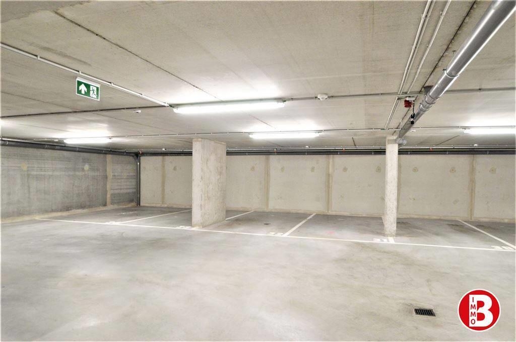 Parking à à Bruxelles 1000 95.00€ chambres m² - annonce 40008
