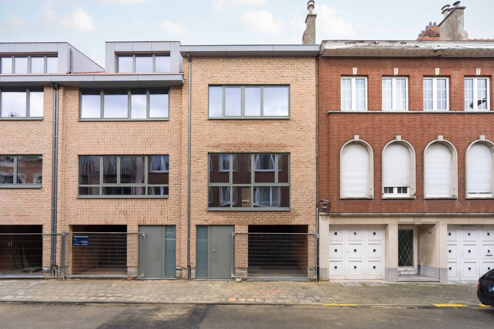 Huis te  koop in Sint-Lambrechts-Woluwe 1200 1010000.00€ 4 slaapkamers 226.00m² - Zoekertje 1333337