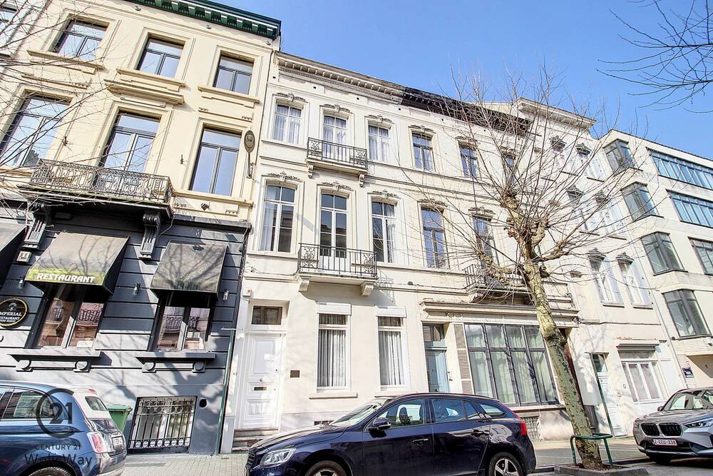 Huis te  koop in Sint-Joost-ten-Node 1210 650000.00€ 5 slaapkamers 319.00m² - Zoekertje 1339577