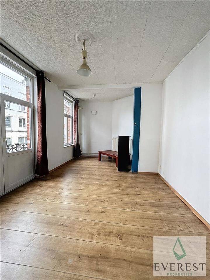 Appartementsgebouw te  koop in Sint-Gillis 1060 275000.00€ 4 slaapkamers 120.00m² - Zoekertje 1342256