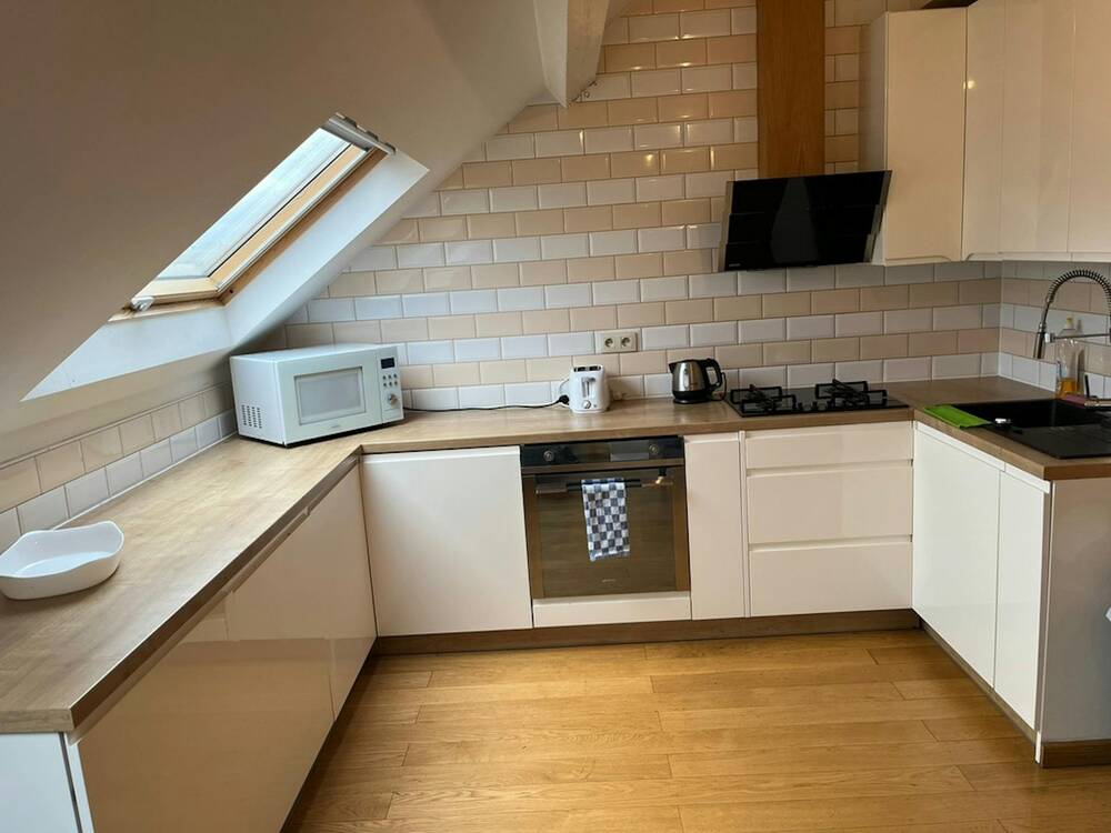 Appartement te  huur in Ukkel 1180 1600.00€ 1 slaapkamers 85.00m² - Zoekertje 87656