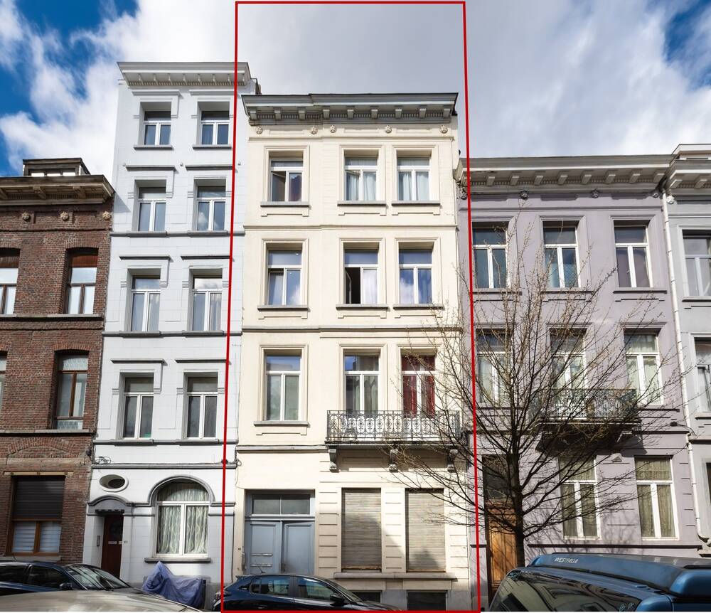 Mixgebouw te  koop in Sint-Gillis 1060 1090000.00€ 7 slaapkamers 325.00m² - Zoekertje 1346700