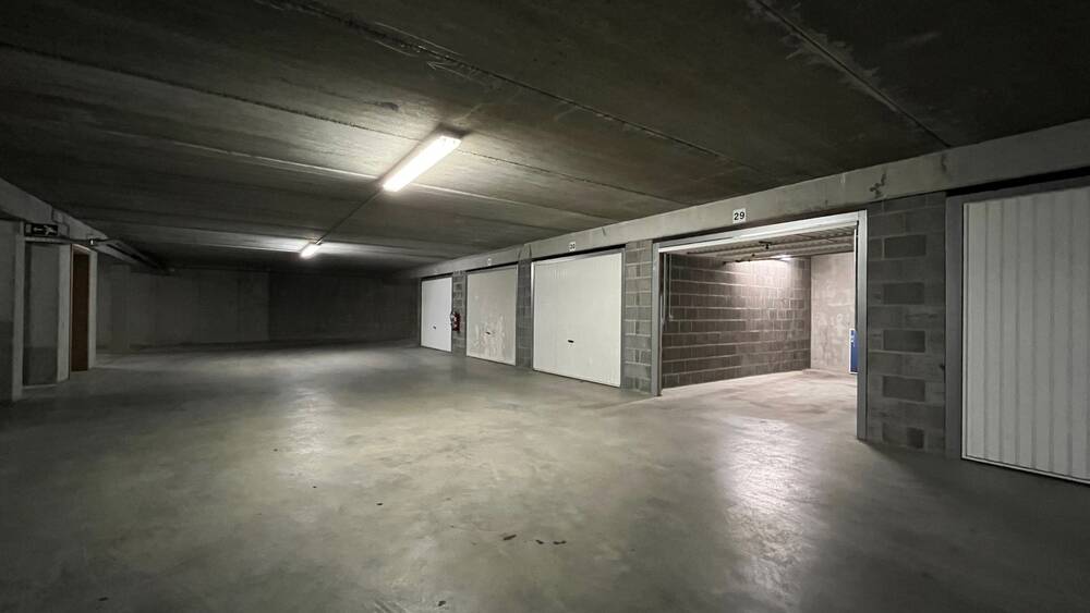 Parking & garage te  koop in Sint-Lambrechts-Woluwe 1200 35000.00€  slaapkamers 14.20m² - Zoekertje 1348251