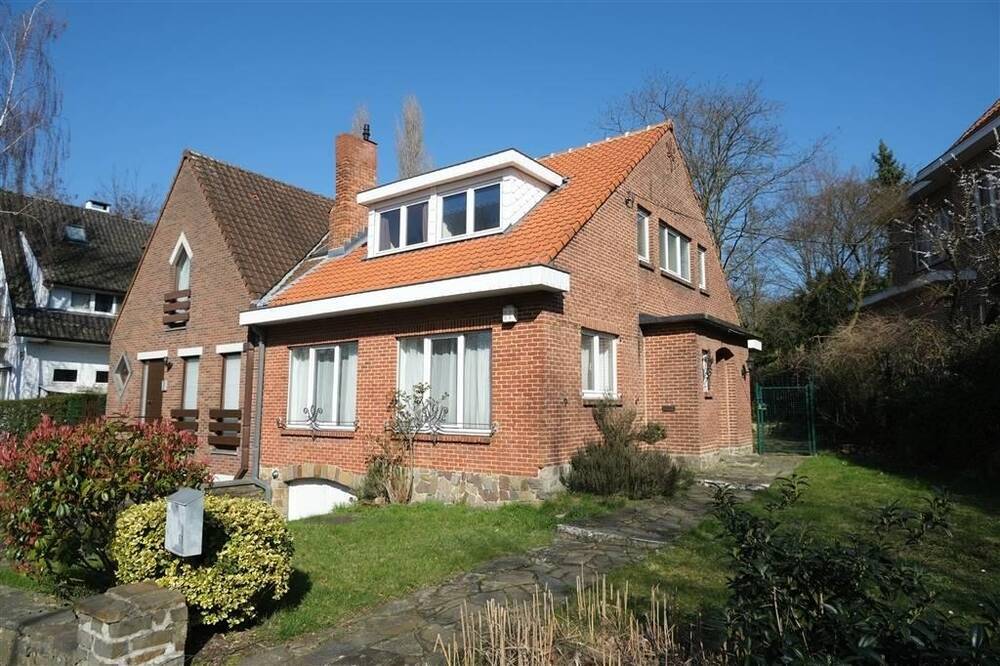 Huis te  koop in Sint-Lambrechts-Woluwe 1200 590000.00€ 2 slaapkamers 150.00m² - Zoekertje 1349535