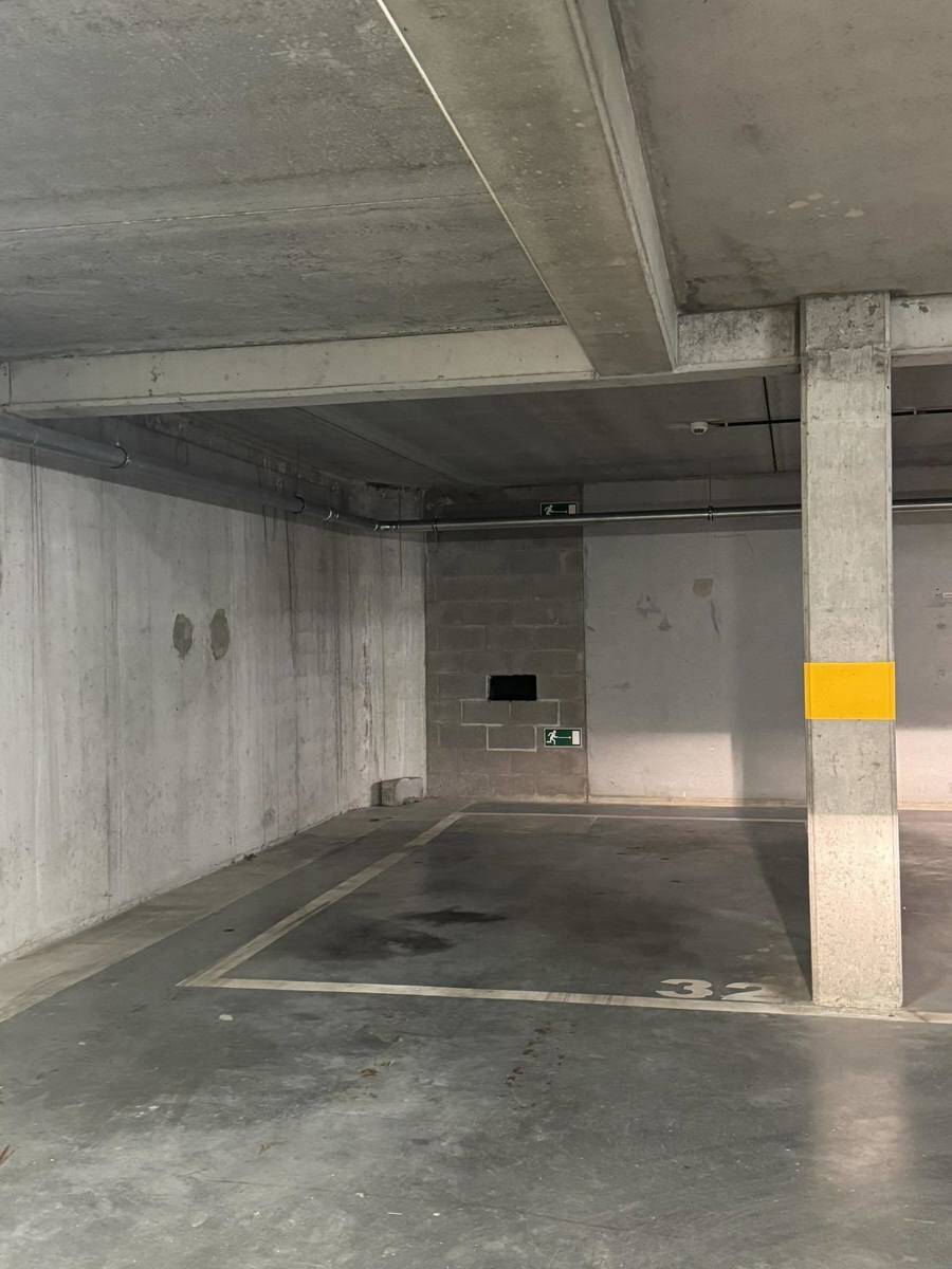 Parking à louer à Bruxelles 1000 110.00€  chambres m² - annonce 1349946