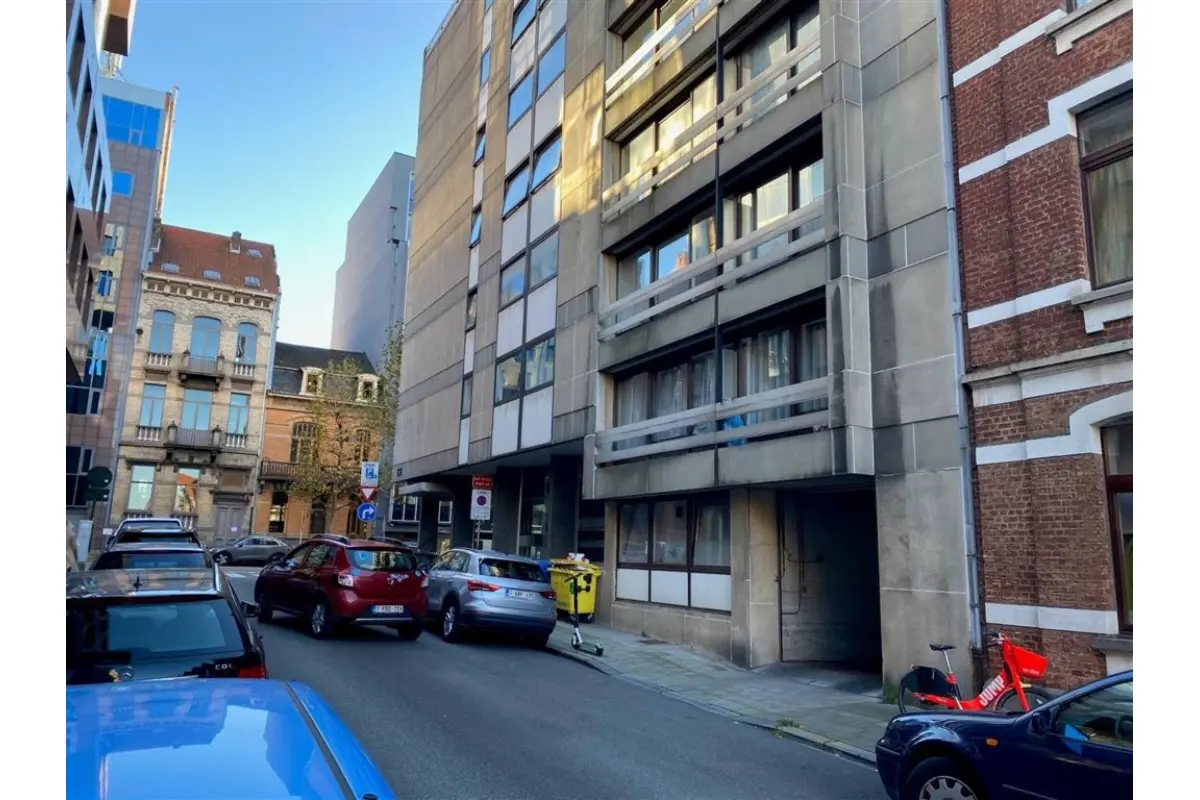 Parking te  koop in Brussel 1000 120000.00€  slaapkamers m² - Zoekertje 48943