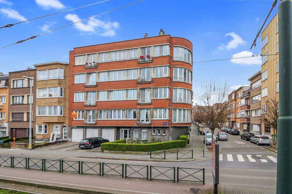 Appartement te  koop in Sint-Jans-Molenbeek 1080 219000.00€ 2 slaapkamers 85.00m² - Zoekertje 1381153