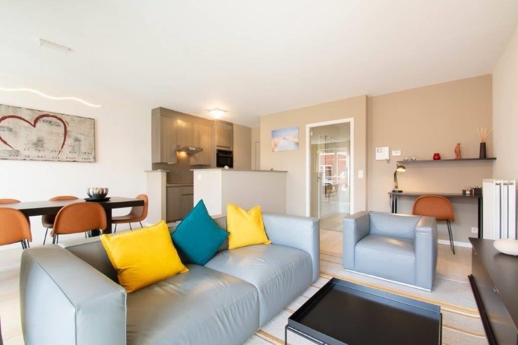 Appartement te  huur in Etterbeek 1040 1700.00€ 2 slaapkamers m² - Zoekertje 1384110