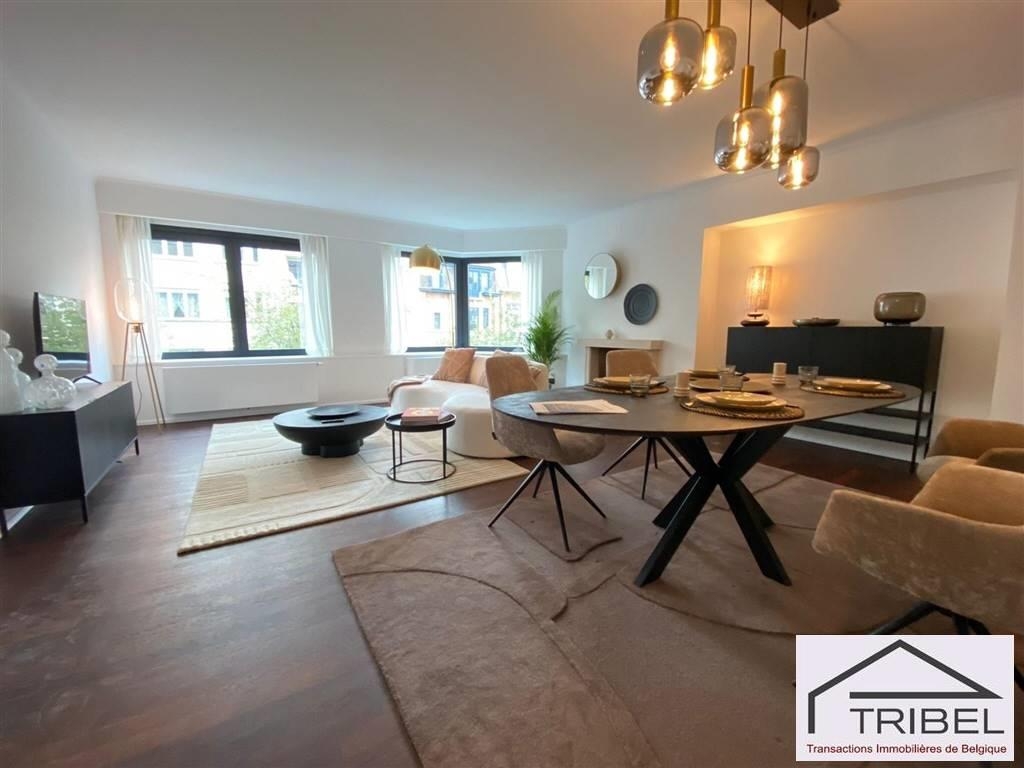 Appartement te  huur in Sint-Lambrechts-Woluwe 1200 2000.00€ 2 slaapkamers 97.00m² - Zoekertje 1385076