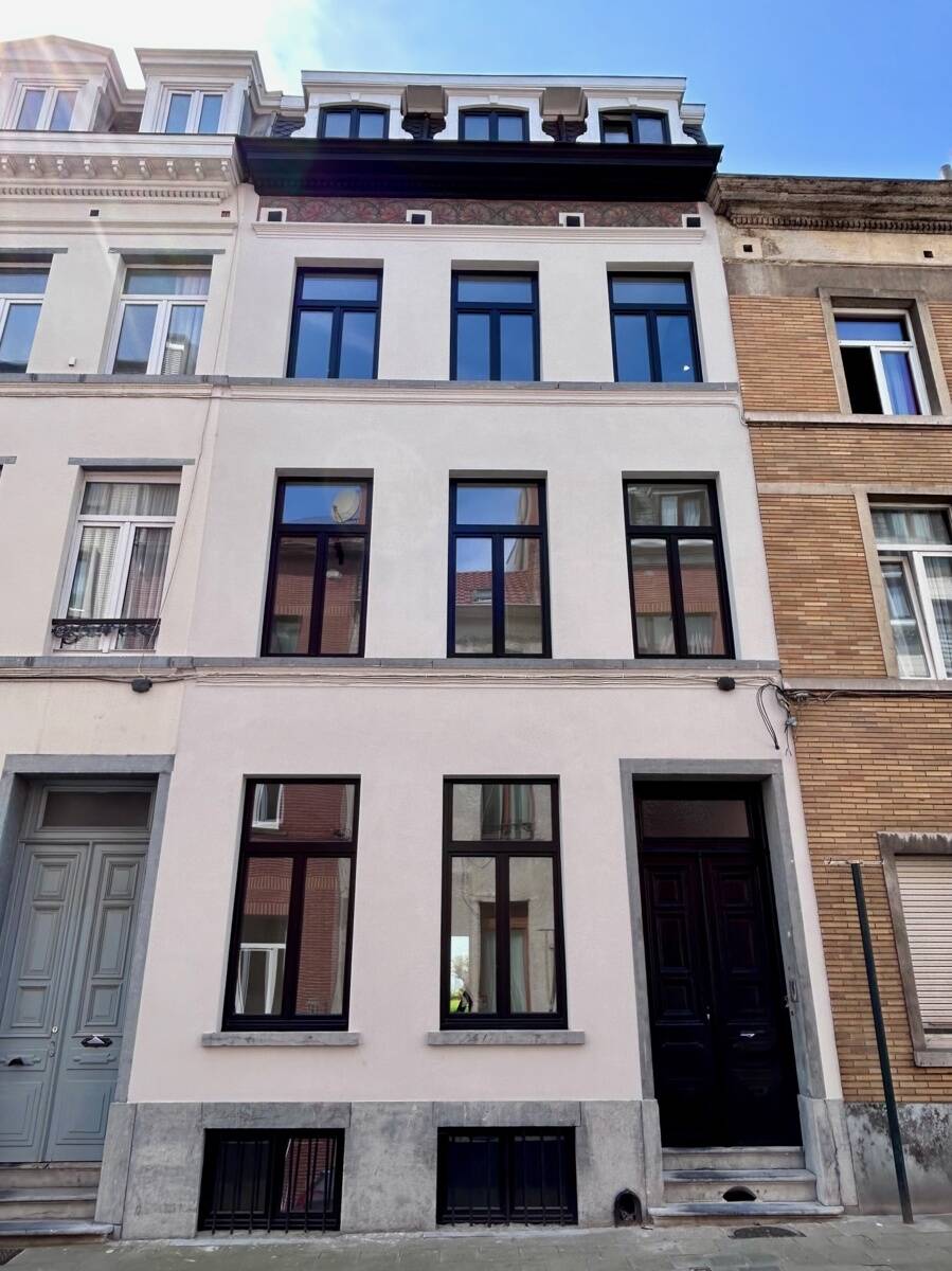Huis te  koop in Brussel 1000 1350000.00€ 6 slaapkamers 320.00m² - Zoekertje 1386902