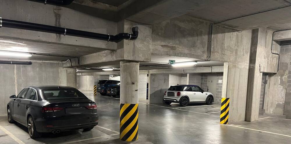 Parking / garage à louer à Bruxelles 1000 130.00€  chambres m² - annonce 1384694