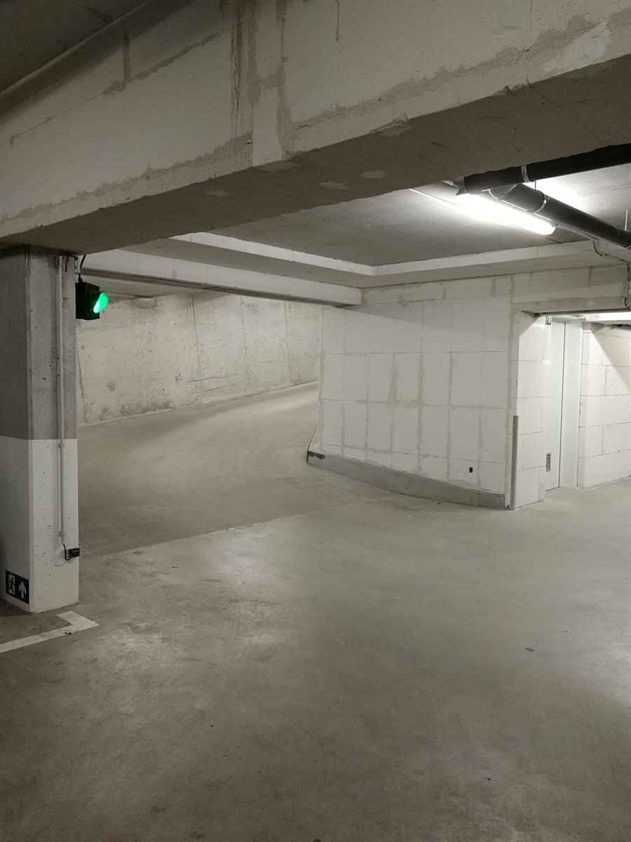 Parking & garage te  huur in Brussel 1000 115.00€  slaapkamers 18.00m² - Zoekertje 1385536