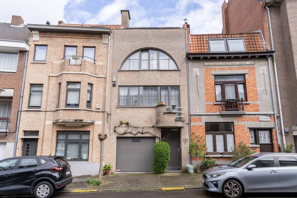 Huis te  koop in Sint-Lambrechts-Woluwe 1200 890000.00€ 5 slaapkamers m² - Zoekertje 1386642