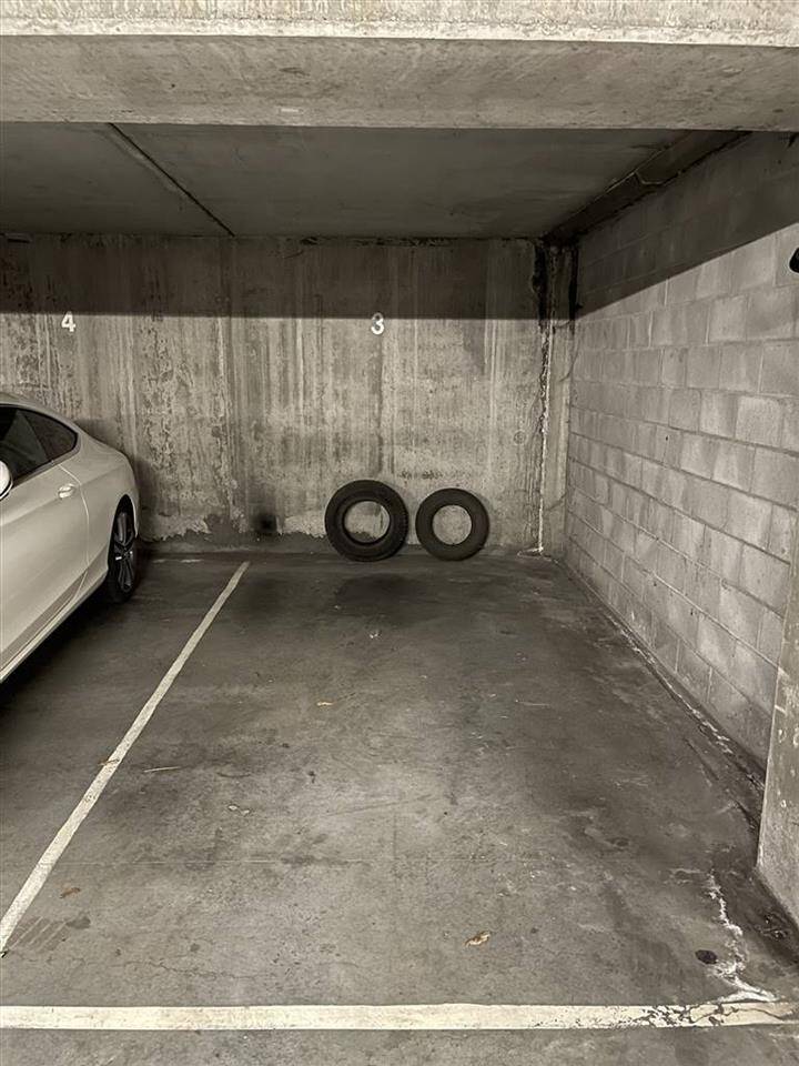 Parking / garage à louer à Courtrai 8500 75.00€  chambres m² - annonce 1385874
