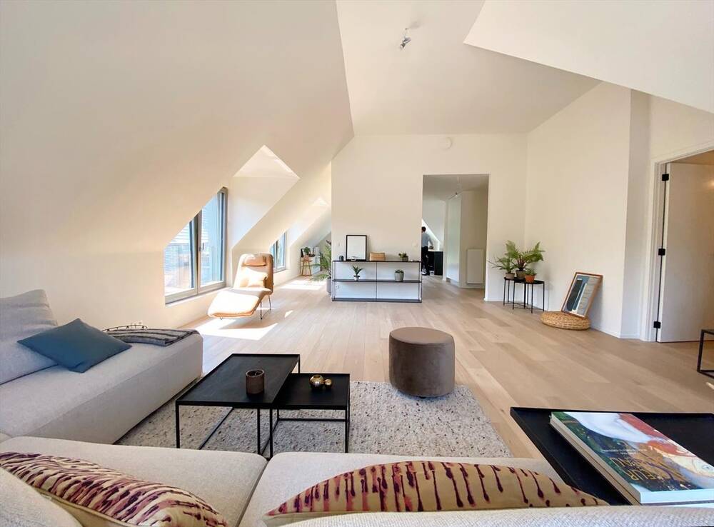 Appartement te  koop in Ukkel 1180 900000.00€ 3 slaapkamers m² - Zoekertje 1394220