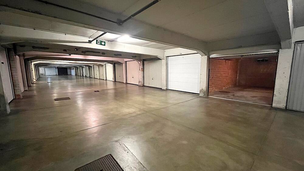 Parking & garage te  koop in Ganshoren 1083 23000.00€  slaapkamers 14.00m² - Zoekertje 1398665