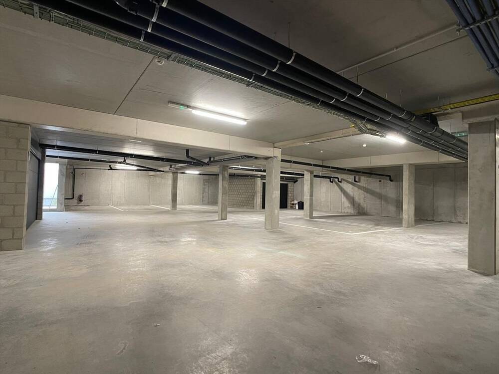 Parking à vendre à Bruges 8000 28750.00€  chambres m² - annonce 1399417