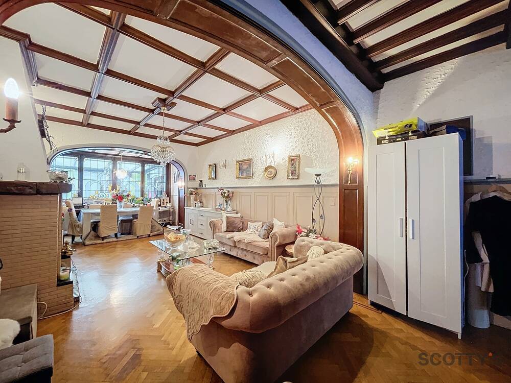 Huis te  koop in Brussel 1000 495000.00€ 3 slaapkamers 246.00m² - Zoekertje 1403495