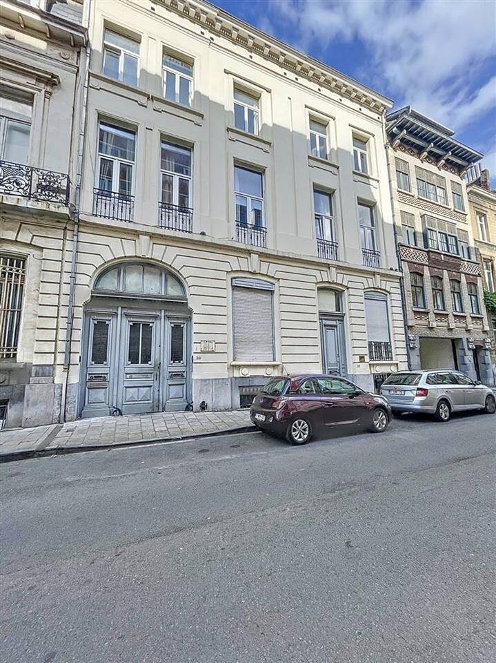 Huis te  koop in Brussel 1000 1850000.00€  slaapkamers 1200.00m² - Zoekertje 1403950