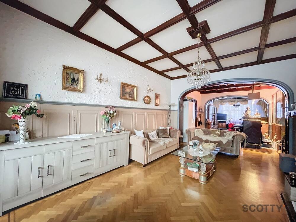 Huis te  koop in Sint-Jans-Molenbeek 1080 495000.00€ 3 slaapkamers 246.00m² - Zoekertje 1403901