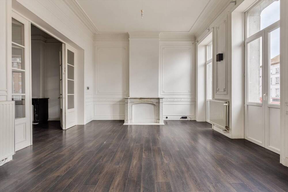 Appartement te  koop in Brussel 1000 275000.00€ 1 slaapkamers 96.00m² - Zoekertje 1404487