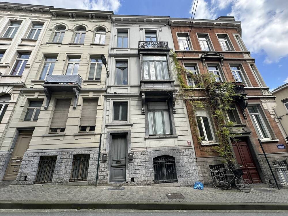 Appartement te  koop in Sint-Joost-ten-Node 1210 235000.00€ 1 slaapkamers 75.00m² - Zoekertje 1410804