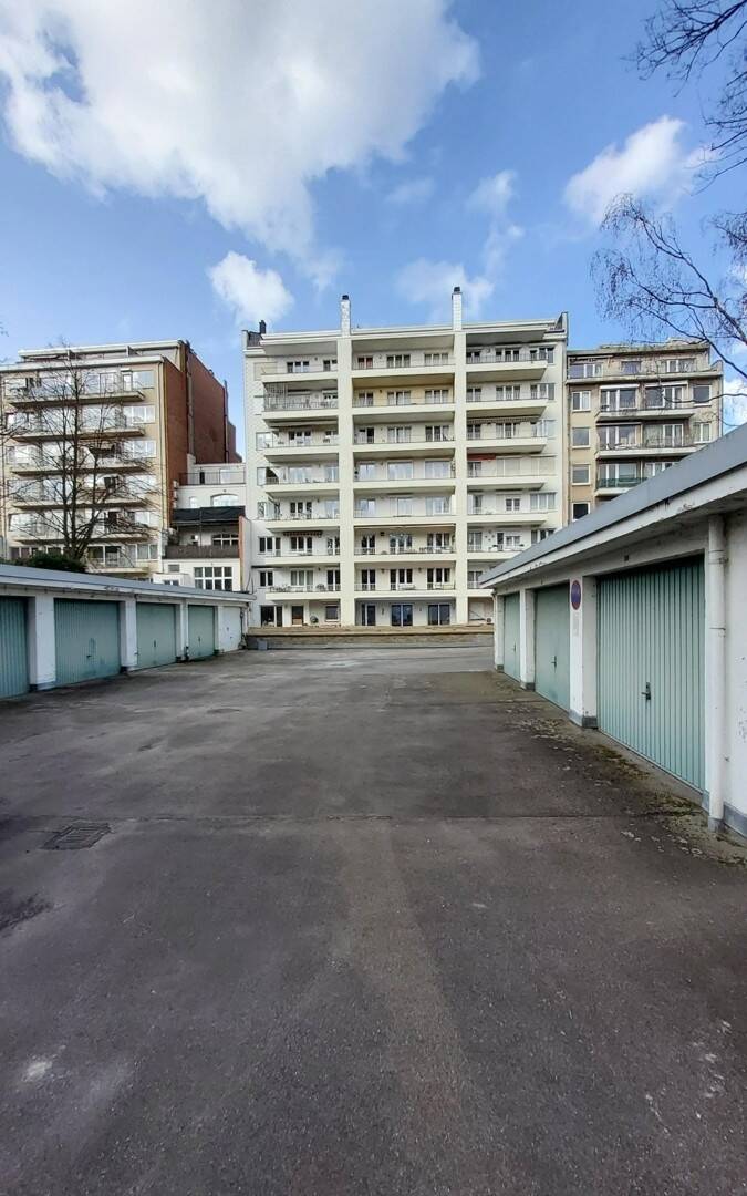 Box te  koop in Ukkel 1180 50000.00€  slaapkamers m² - Zoekertje 69526