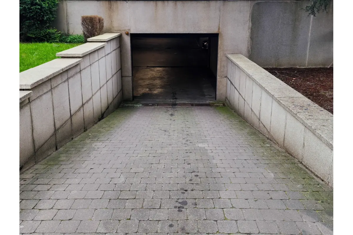 Box à vendre à Molenbeek-Saint-Jean 1080 25000.00€  chambres m² - annonce 404084