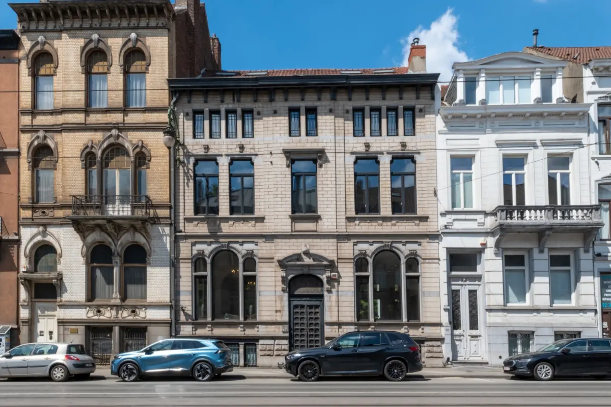 Mixgebouw te  koop in Ukkel 1180 1900000.00€ 4 slaapkamers 600.00m² - Zoekertje 71244