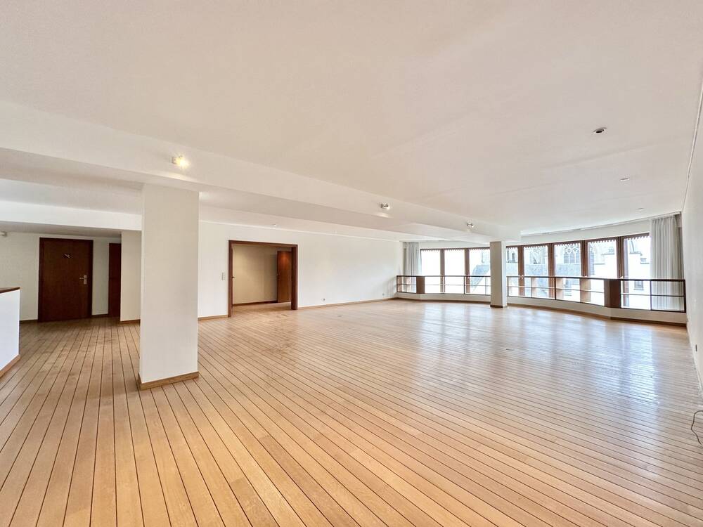 Duplex à louer à Bruxelles 1000 5900.00€ 5 chambres 593.00m² - annonce 80206