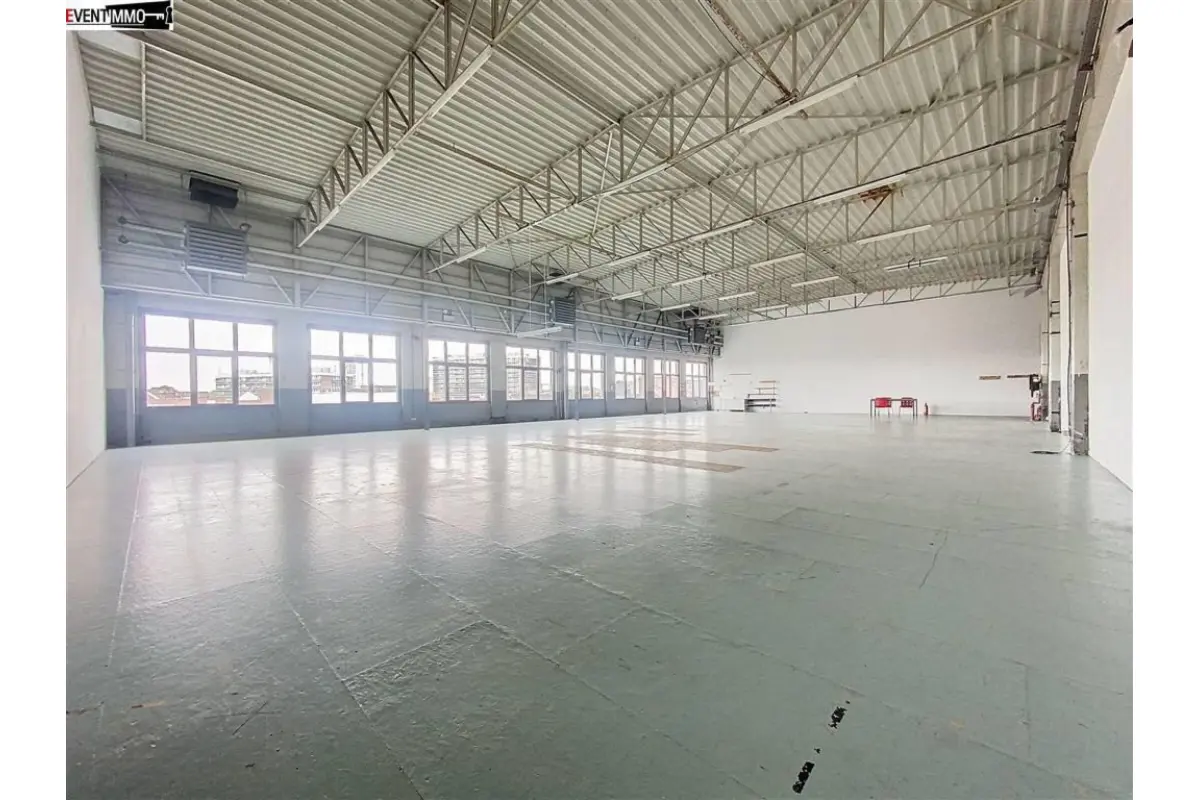 Commerce à louer à Molenbeek-Saint-Jean 1080 4250.00€  chambres 600.00m² - annonce 113386