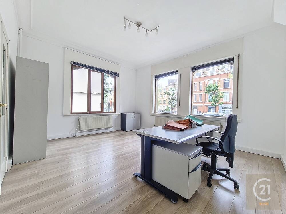 Handelszaak te koop in Laken 1020 45000.00€ slaapkamers 22.00m² - Zoekertje 124371