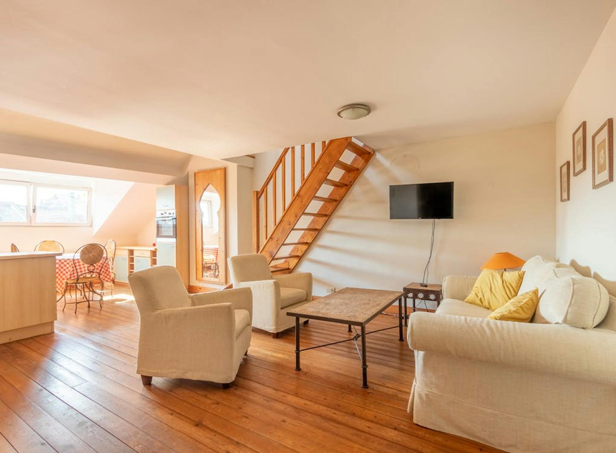 Appartement à louer à Saint-Josse-ten-Noode 1210 1180.00€ 1 chambres 80.00m² - annonce 688487