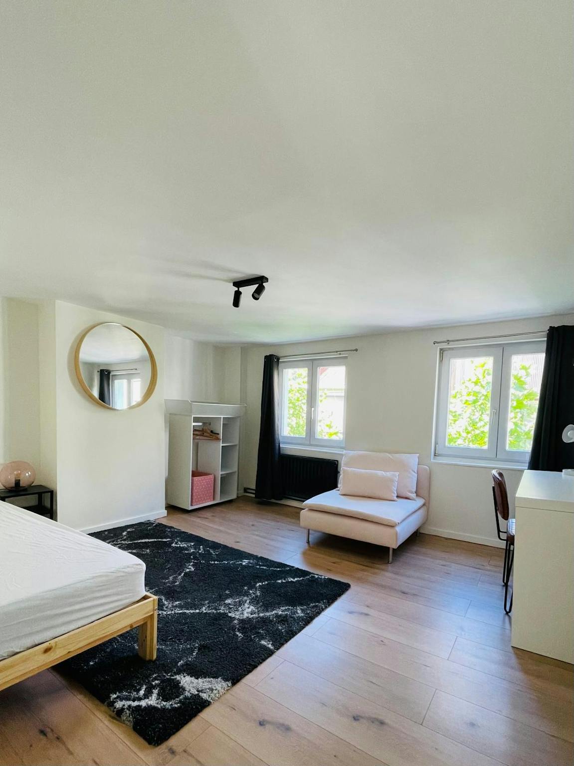 Appartement à louer à Saint-Josse-ten-Noode 1210 650.00€ 1 chambres 200.00m² - annonce 134170