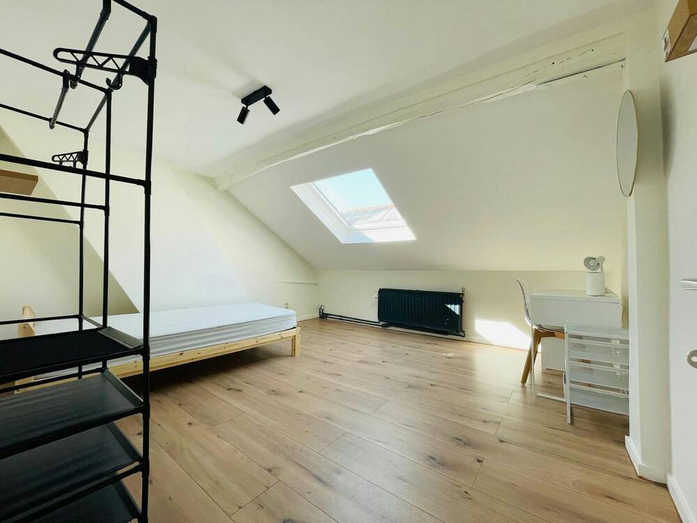 Appartement à louer à Saint-Josse-ten-Noode 1210 650.00€ 1 chambres 200.00m² - annonce 134172