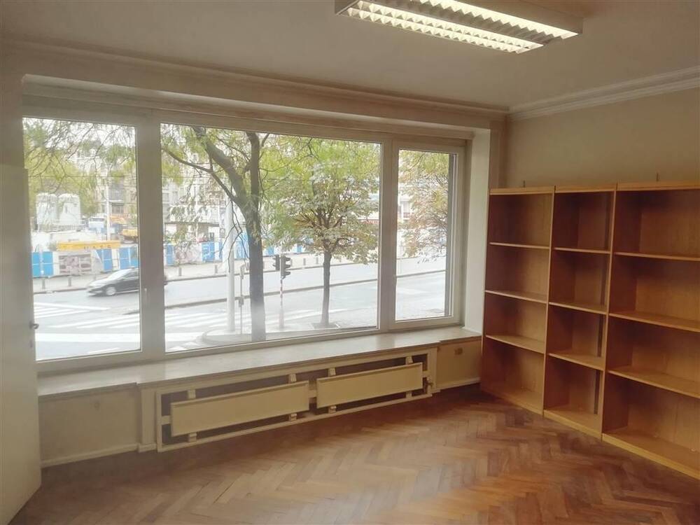 Commerce à vendre à Anderlecht 1070 350000.00€ 4 chambres 200.00m² - annonce 142659