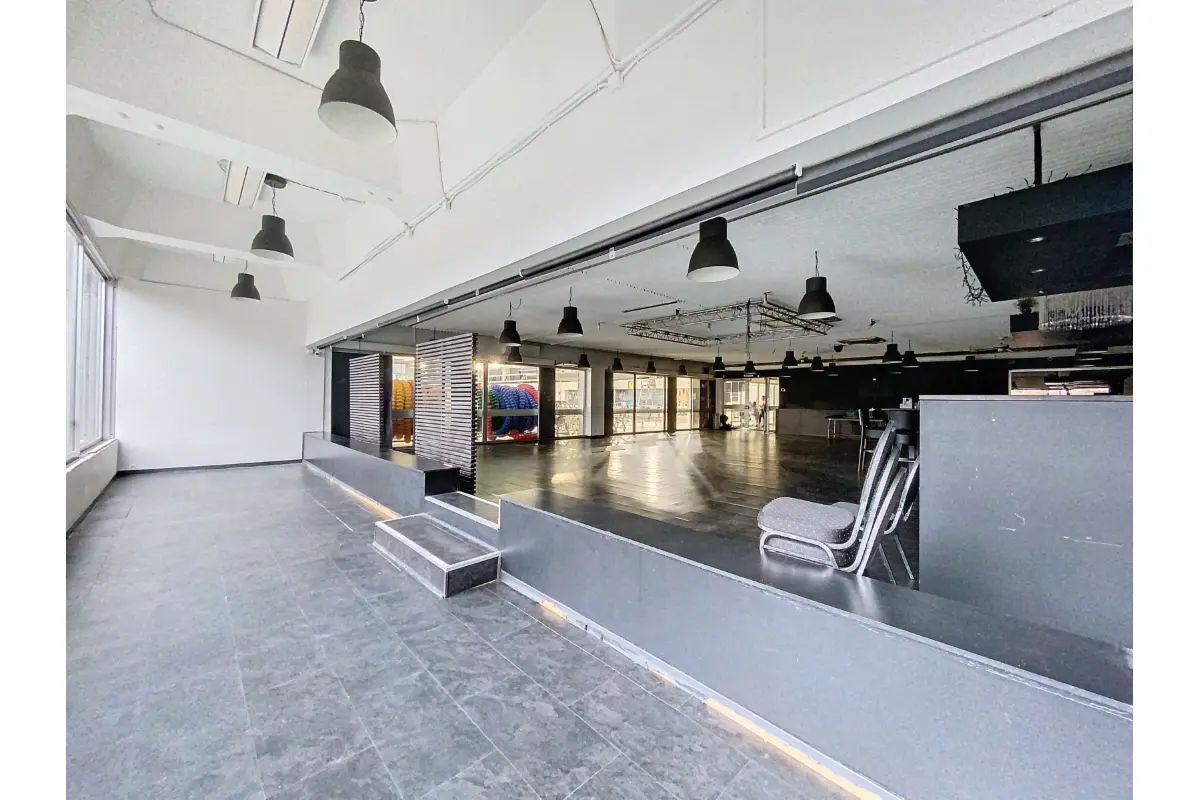 Commerce à louer à Molenbeek-Saint-Jean 1080 2770.00€  chambres 294.00m² - annonce 146945