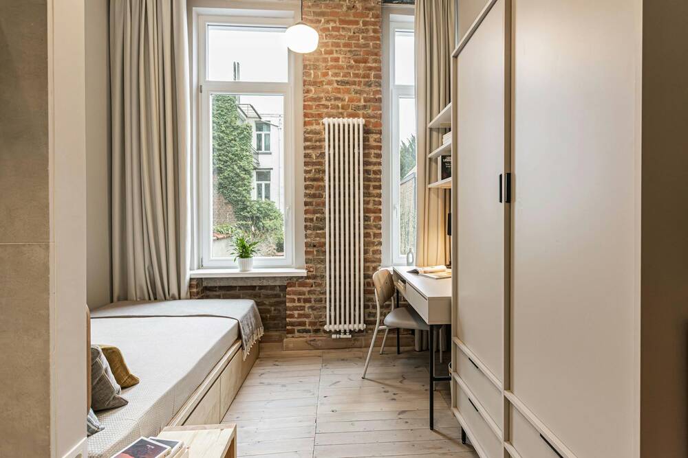 Appartement te  huur in Etterbeek 1040 930.00€ 1 slaapkamers 352.00m² - Zoekertje 170813