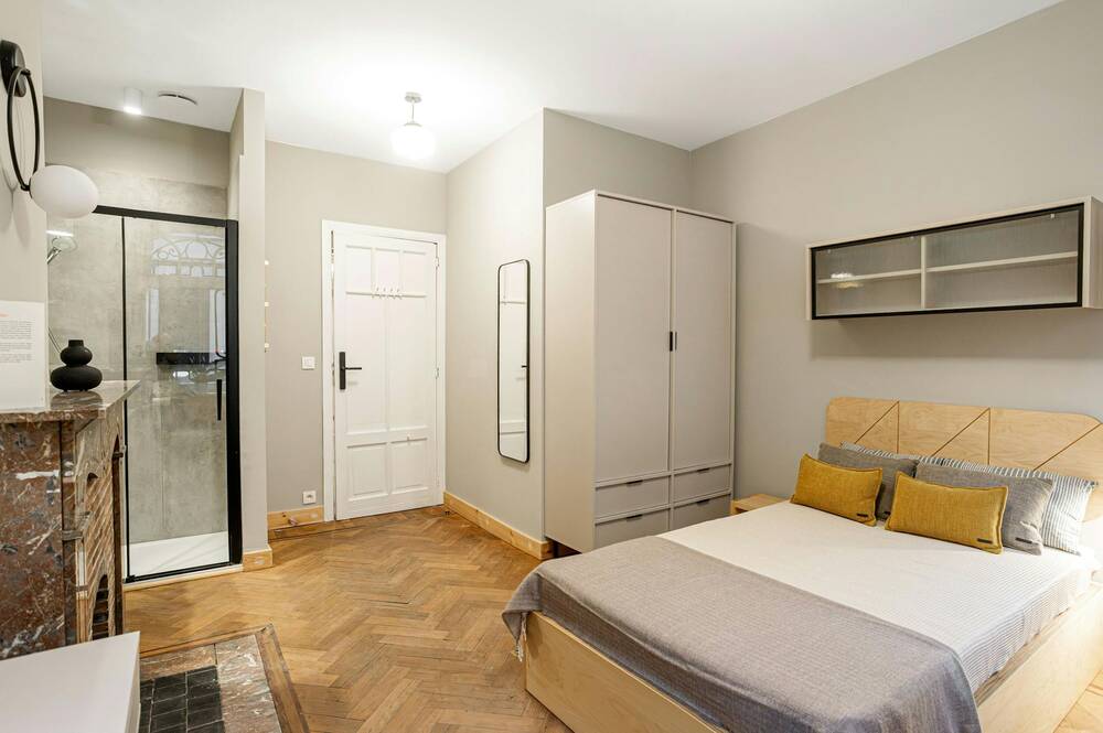Appartement te  huur in Etterbeek 1040 930.00€ 1 slaapkamers 352.00m² - Zoekertje 170811