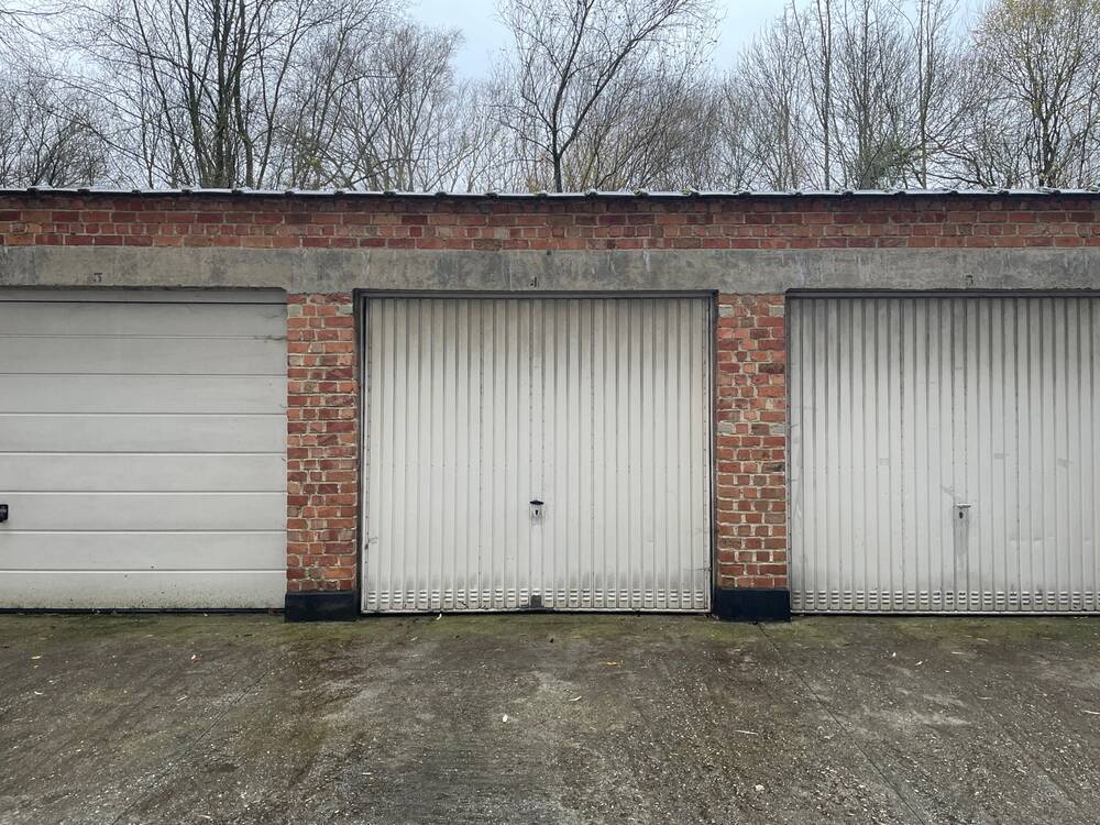 Parking & garage te koop in Sint-Jans-Molenbeek 1080 25000.00€ slaapkamers m² - Zoekertje 485161