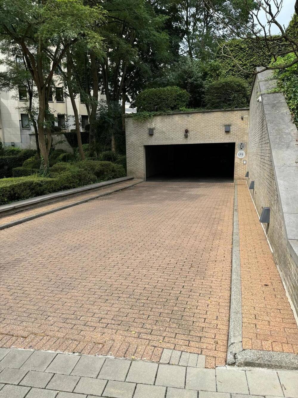 Parking / garage à vendre à Uccle 1180 28000.00€ chambres m² - annonce 307794