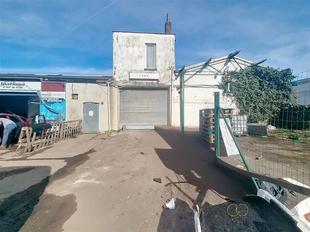 Handelszaak te huur in Anderlecht 1070 2300.00€ slaapkamers m² - Zoekertje 309464