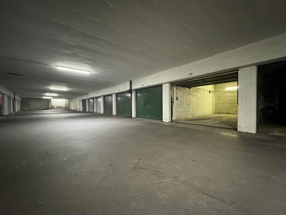 Parking & garage te koop in Sint-Pieters-Woluwe 1150 40000.00€ slaapkamers m² - Zoekertje 312109