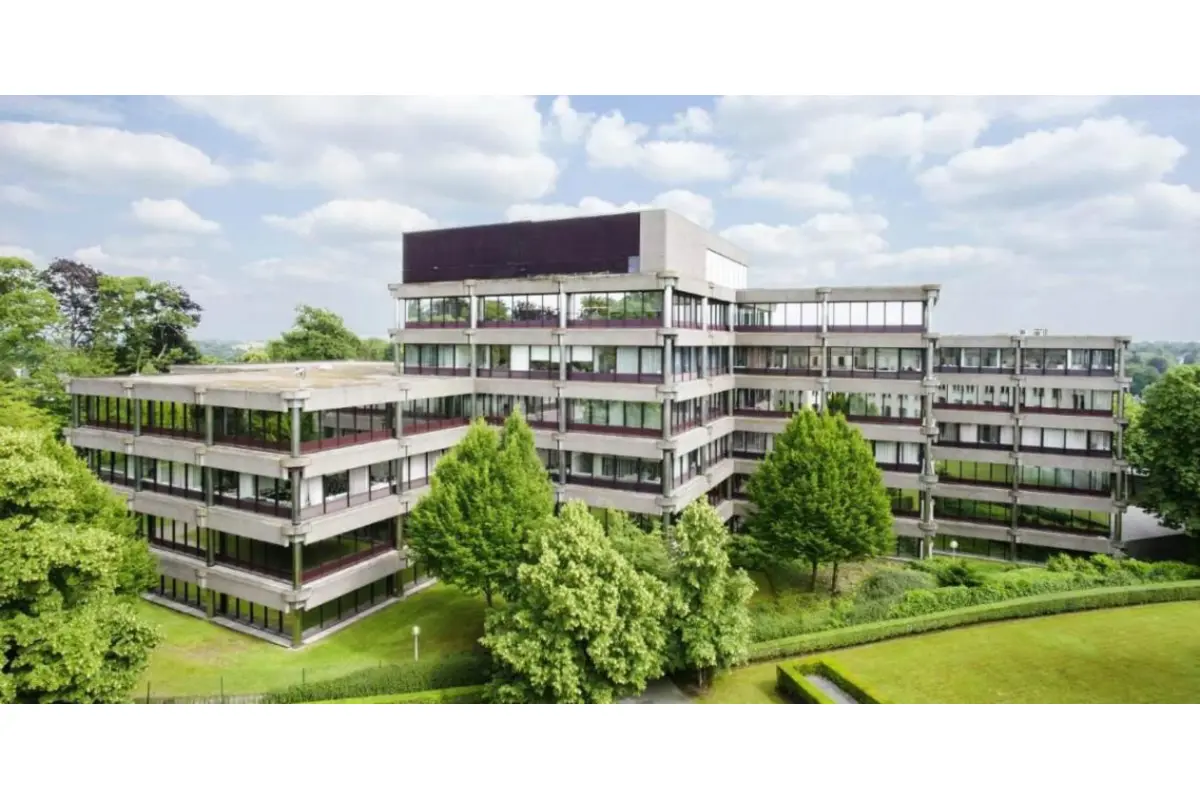 Commerce à louer à Woluwe-Saint-Pierre 1150 7010.00€  chambres 358.00m² - annonce 312808
