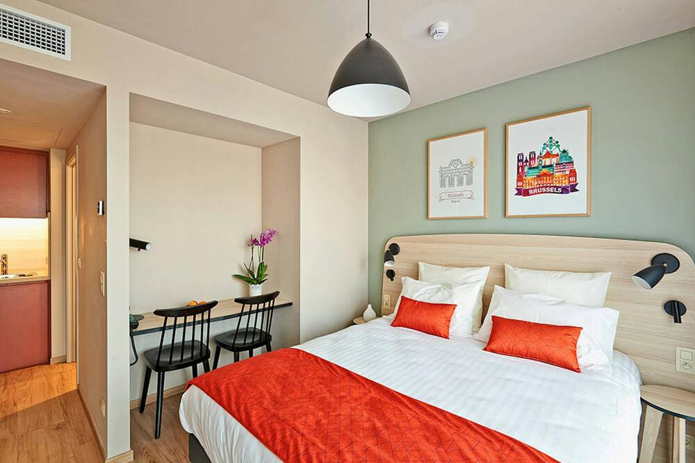 Appartement te  huur in Anderlecht 1070 1800.00€ 0 slaapkamers 17.00m² - Zoekertje 399062