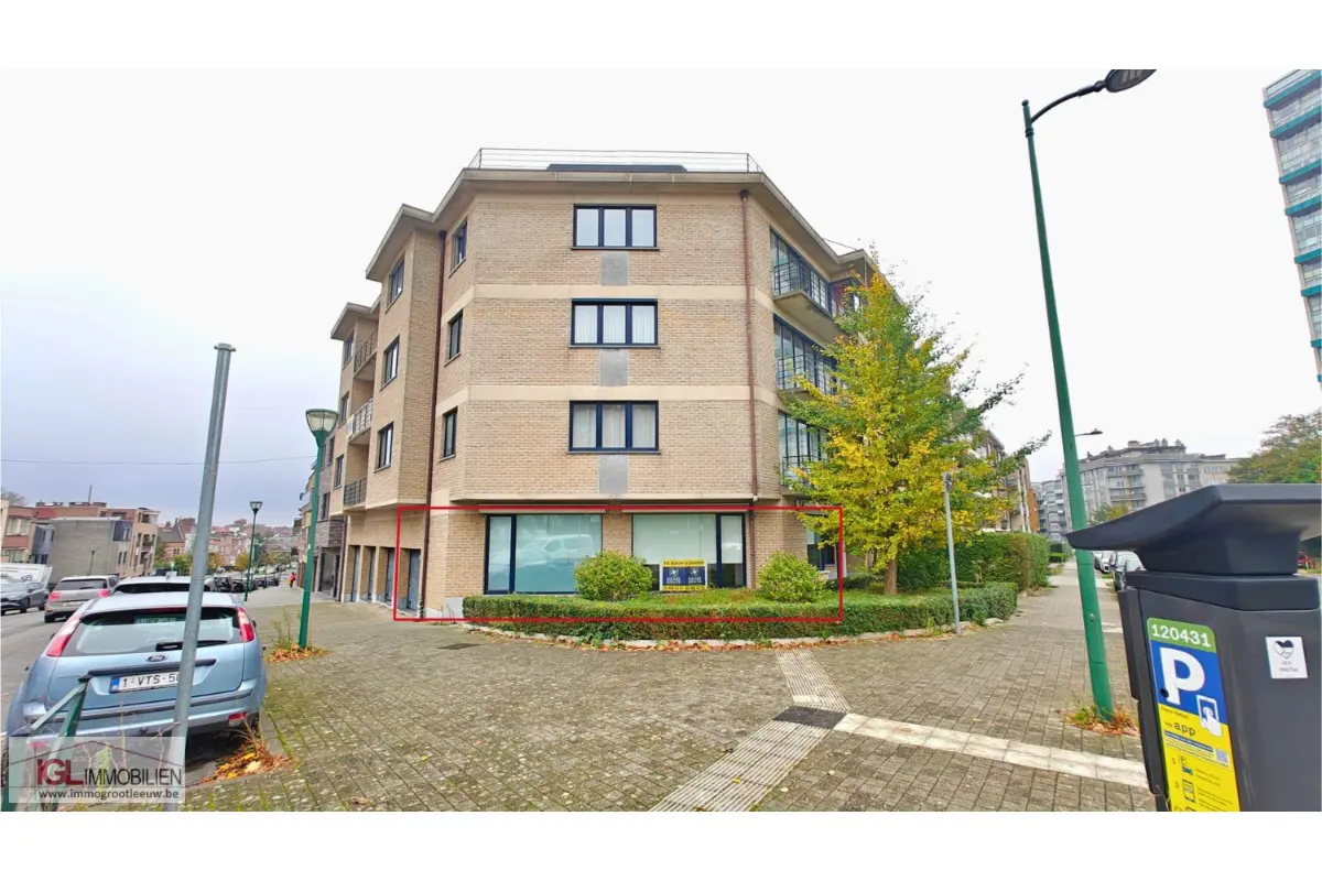 Handelszaak te  koop in Sint-Jans-Molenbeek 1080 235000.00€  slaapkamers 90.00m² - Zoekertje 321795