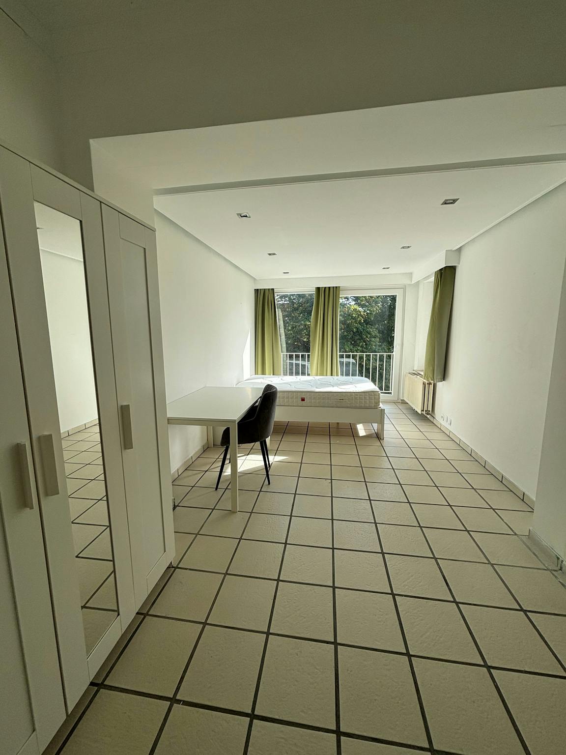 Appartement te  huur in Vorst 1190 570.00€ 1 slaapkamers 20.00m² - Zoekertje 332121